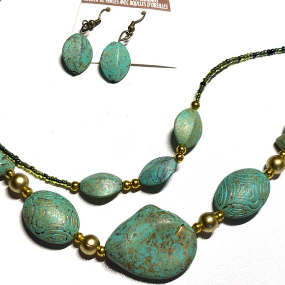 Set of multi layered beaded necklace and earrings -  aqua green and gold - Picture 3 of 5